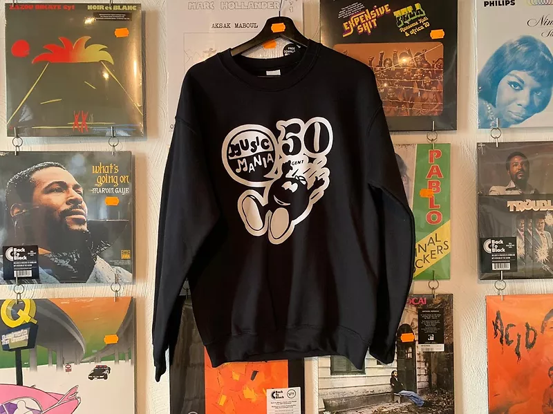 Music Mania 50 Years sweater size M