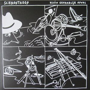 Klein Gevaarlijk Afval by schroothoop