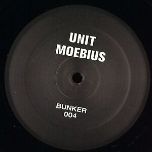 BUNKER 004 by Unit Moebius