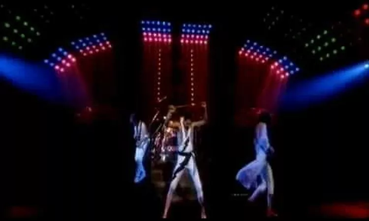 Queen - Hammer To Fall (Official Video)