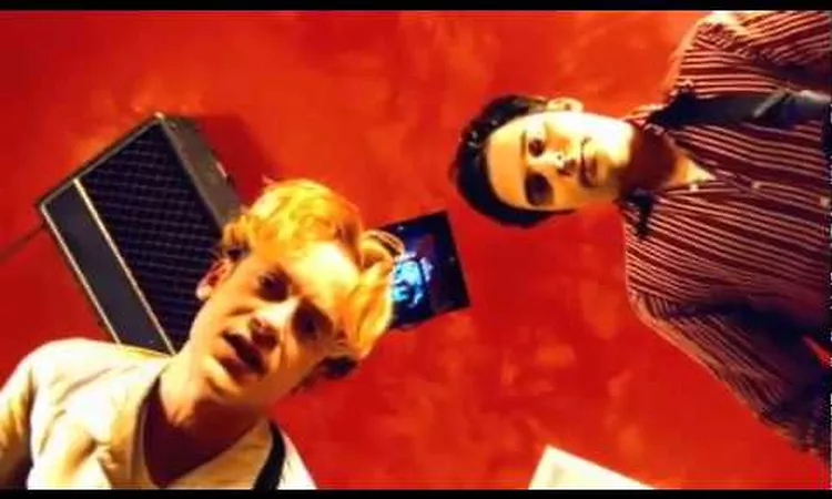 Fountains Of Wayne - Radiation Vibe [Official Video]