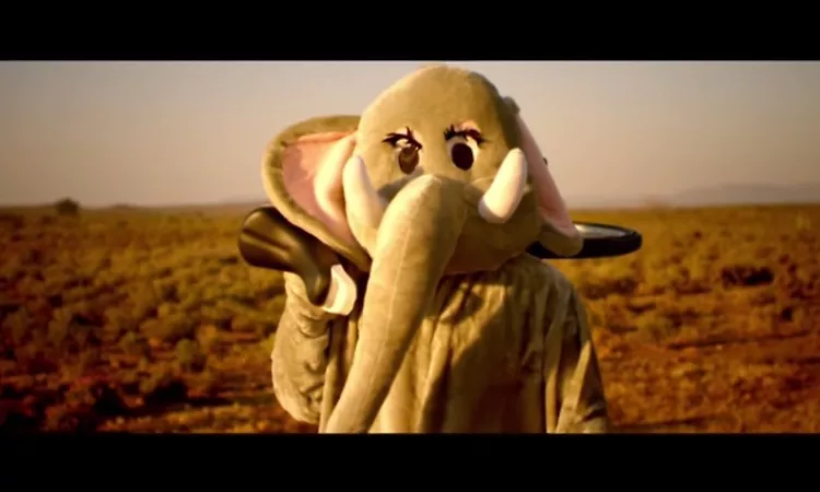 Coldplay - Paradise (Official Video)
