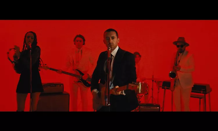 Miles Kane ? Don?t Let It Get You Down (Official Video)