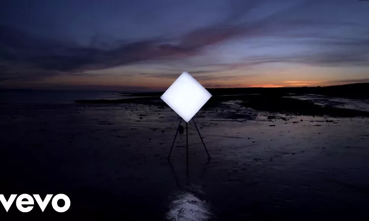 Manic Street Preachers - 'The Ultra Vivid Lament' Album Trailer