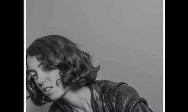 Kelly Lee Owens ? S.O