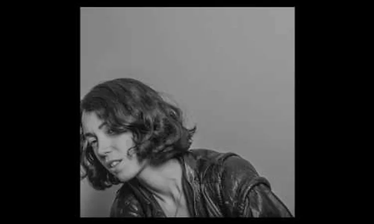 Kelly Lee Owens - Throwing Lines