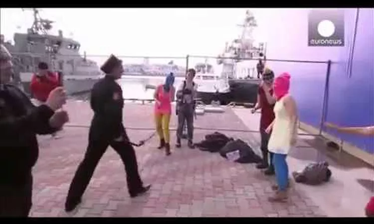 DJ Koze - The Gekloeppel Continues (Pussy Riot Cover)