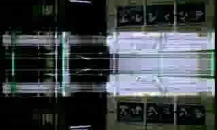 Four Tet - She Moves She