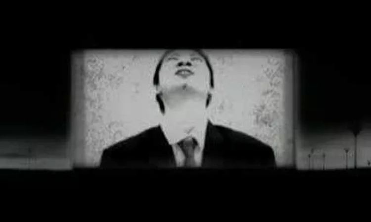 Four Tet - My Angel Rocks Back and Forth
