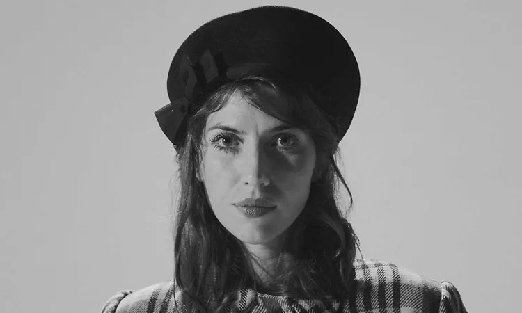 Aldous Harding ? Lawn (Official Video)