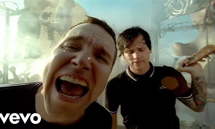 blink-182 - Feeling This (Official Video)