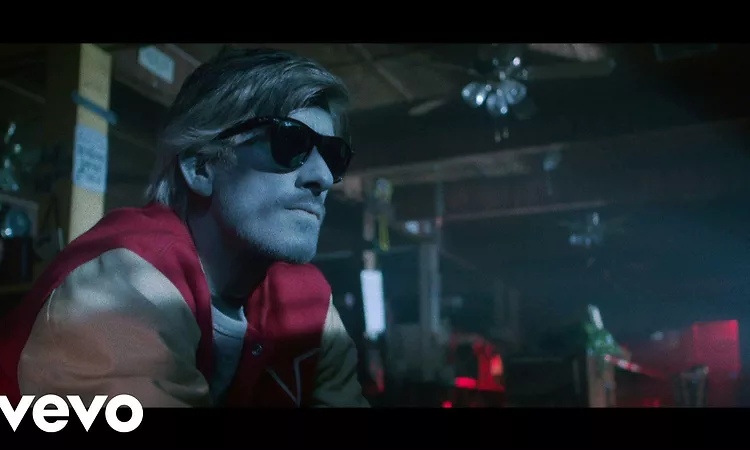 Kavinsky - Odd Look