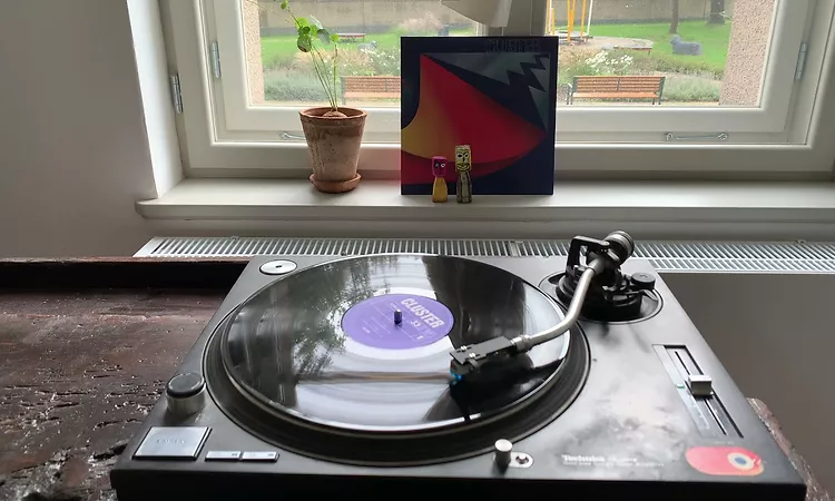 Cluster ? Cluster (1971) / side A