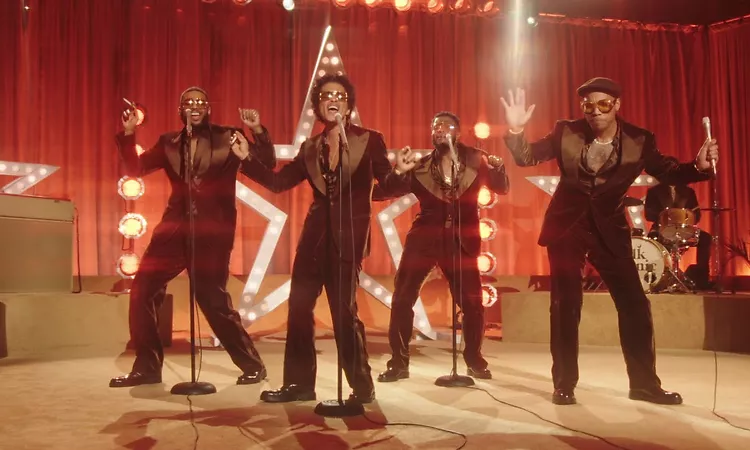 Bruno Mars, Anderson .Paak, Silk Sonic - Smokin Out The Window [Official Music Video]