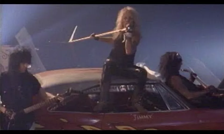 M?tley Cr?e - Dr. Feelgood (Official Music Video)