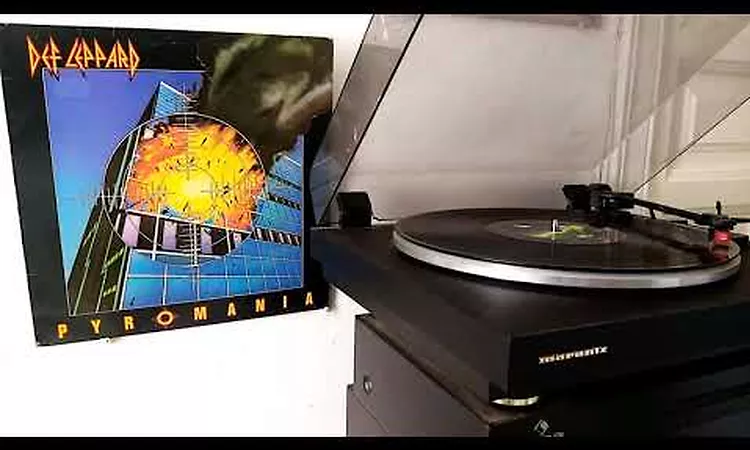 DEF LEPPARD: Foolin' - (Album: Pyromania - 1983)