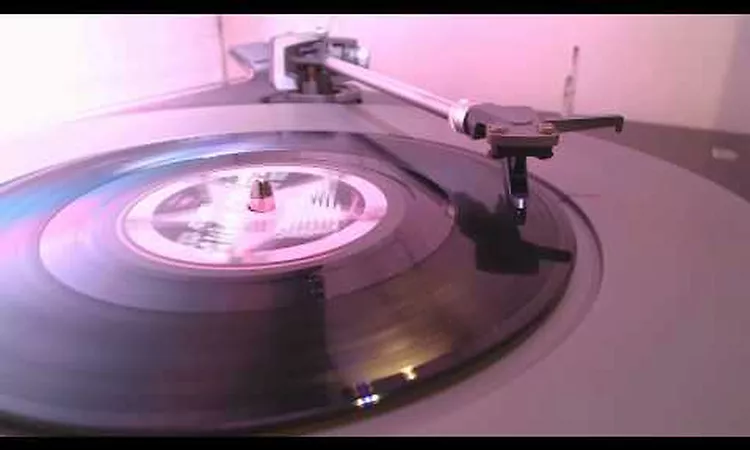 The Clash - London Calling (2012 Mix) (45RPM)