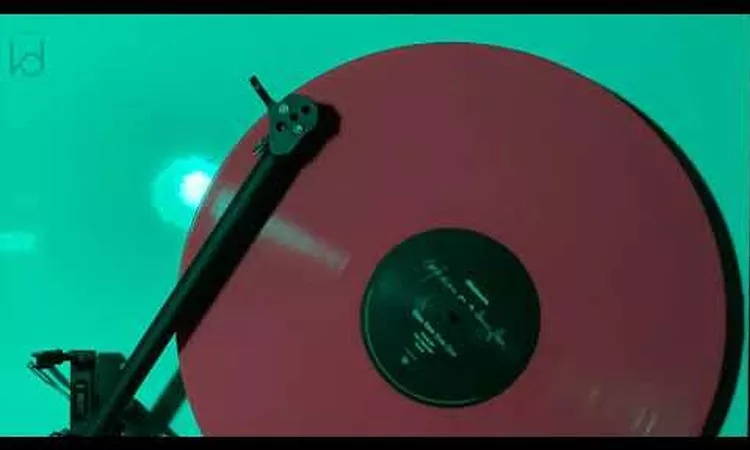 Madonna - Hung Up (Vinyl Video)