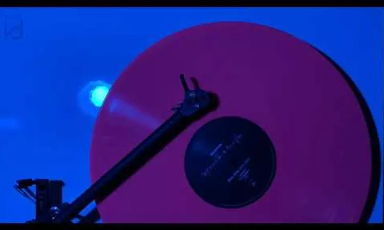 Madonna - Sorry (Vinyl Video)