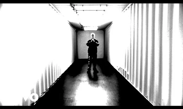 Hot Chip - Down (Official Video)