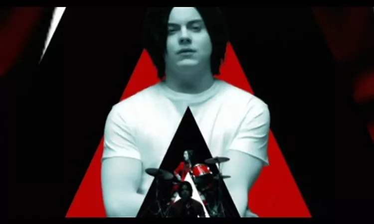 The White Stripes - Seven Nation Army (Official Music Video)