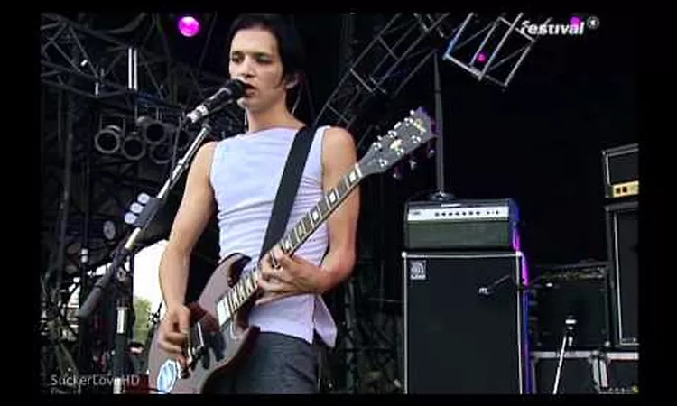 Placebo - Passive Aggressive [Bizarre Festival 2000] HD