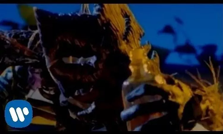 Sepultura - Ratamahatta [OFFICIAL VIDEO]