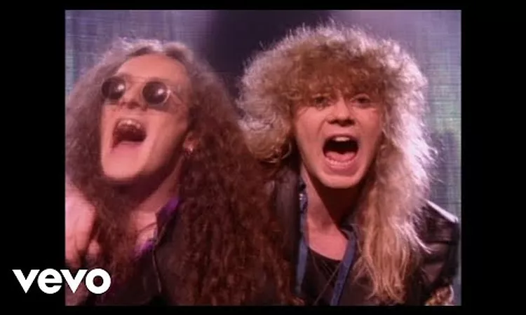 Def Leppard - Make Love Like A Man