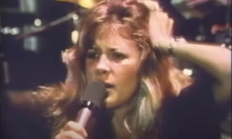 Fleetwood Mac - Rhiannon (Official Music VIdeo)