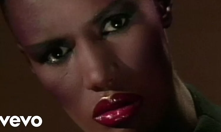 Grace Jones - I've Seen That Face Before (Libertango)
