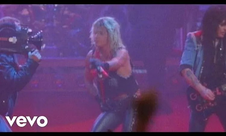M?tley Cr?e - Wild Side (Official Music Video)