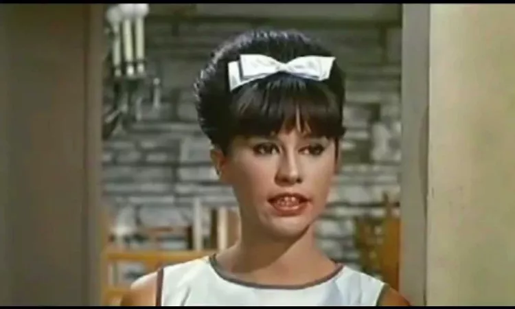 Astrud Gilberto With Stan Getz - Girl From Ipanema (1964)