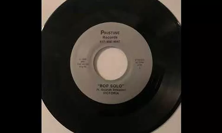 Victoria - Bop Solo (Weird, Haunting 80s synth pop)