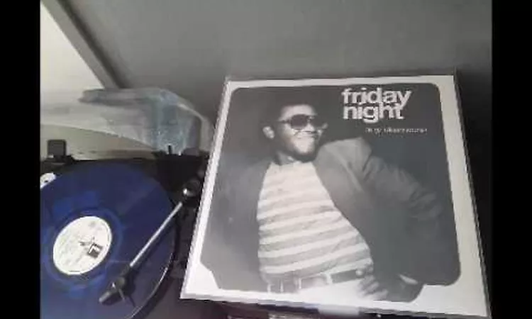 LIVY EKEMEZIE - FRIDAY NIGHT  ... ????? !!! PEACE