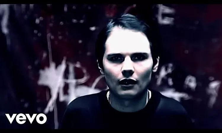 The Smashing Pumpkins - Bullet with Butterfly Wings (Official Music Video)