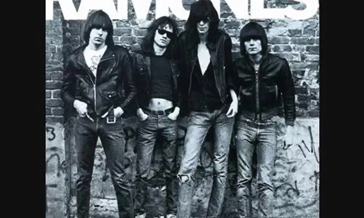 RAMONES - Today Your Love, Tomorrow The World