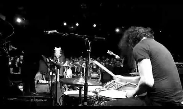 The Dead Weather - Hang You From The Heavens