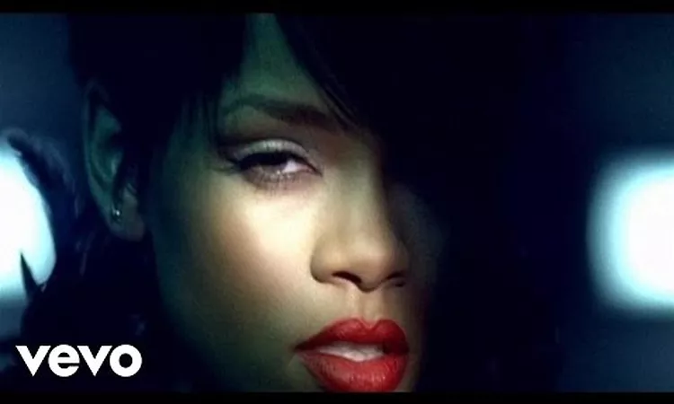 Rihanna - Disturbia