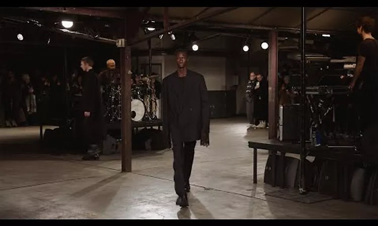 Dries Van Noten Men's Autumn Winter 2023-24 Fashion Show
