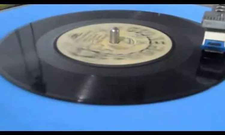 Janet Kay & Kaylets Ellis Group - Loving You  ( UK STONEHOUSE ) Impact Sounds