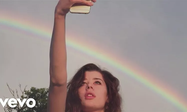 Mark Ronson - Summer Breaking / Daffodils ft. Kevin Parker