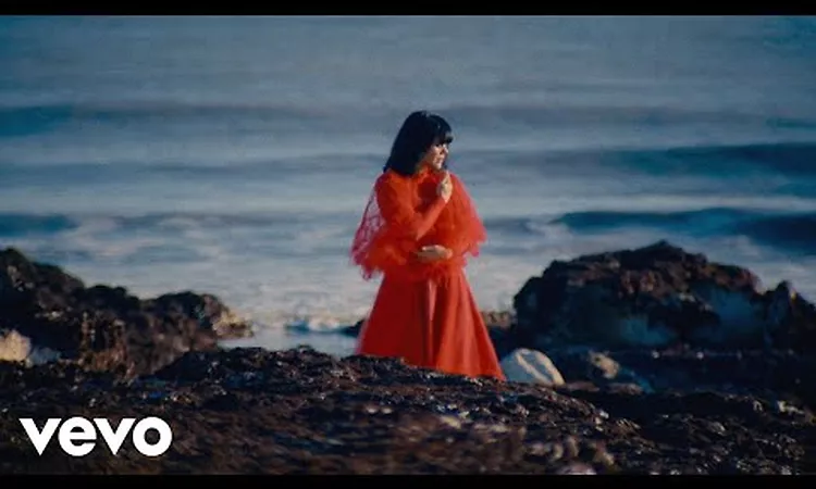 Bat For Lashes - The Dream of Delphi