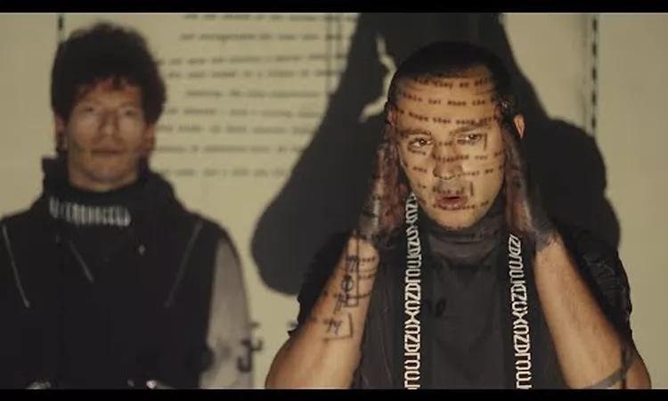 Twenty One Pilots - Overcompensate