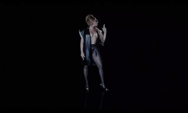 Beyonc? - TEXAS HOLD 'EM