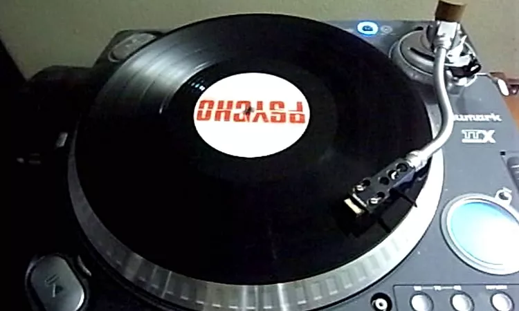 Bernard Herrmann - Psycho (excerpts from the original movie soundtrack)