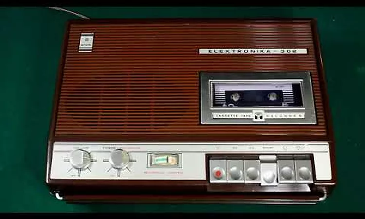 TELEX - Pakmovast - 1978 - Looking for Saint Tropez