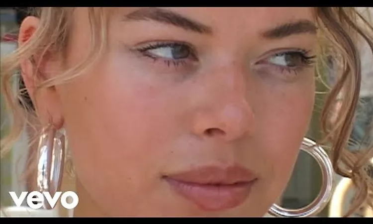 Nil?fer Yanya - Method Actor (Official Visualiser)