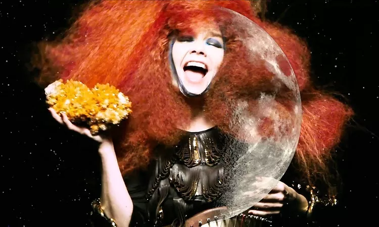 bj?rk: moon
