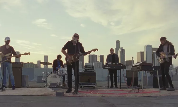 The War On Drugs - I Don't Live Here Anymore (feat. Lucius) [Official Music Video]