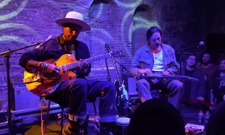 Hermanos Guti?rrez - Tres Hermanos | Live at Blind Istanbul | 30/09/2022 @hermanosgutierrezmusic